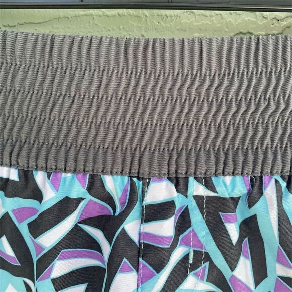 Nike Running Shorts M Multicolor Geometric Athletic Cut Reflective Details - Picture 7 of 9